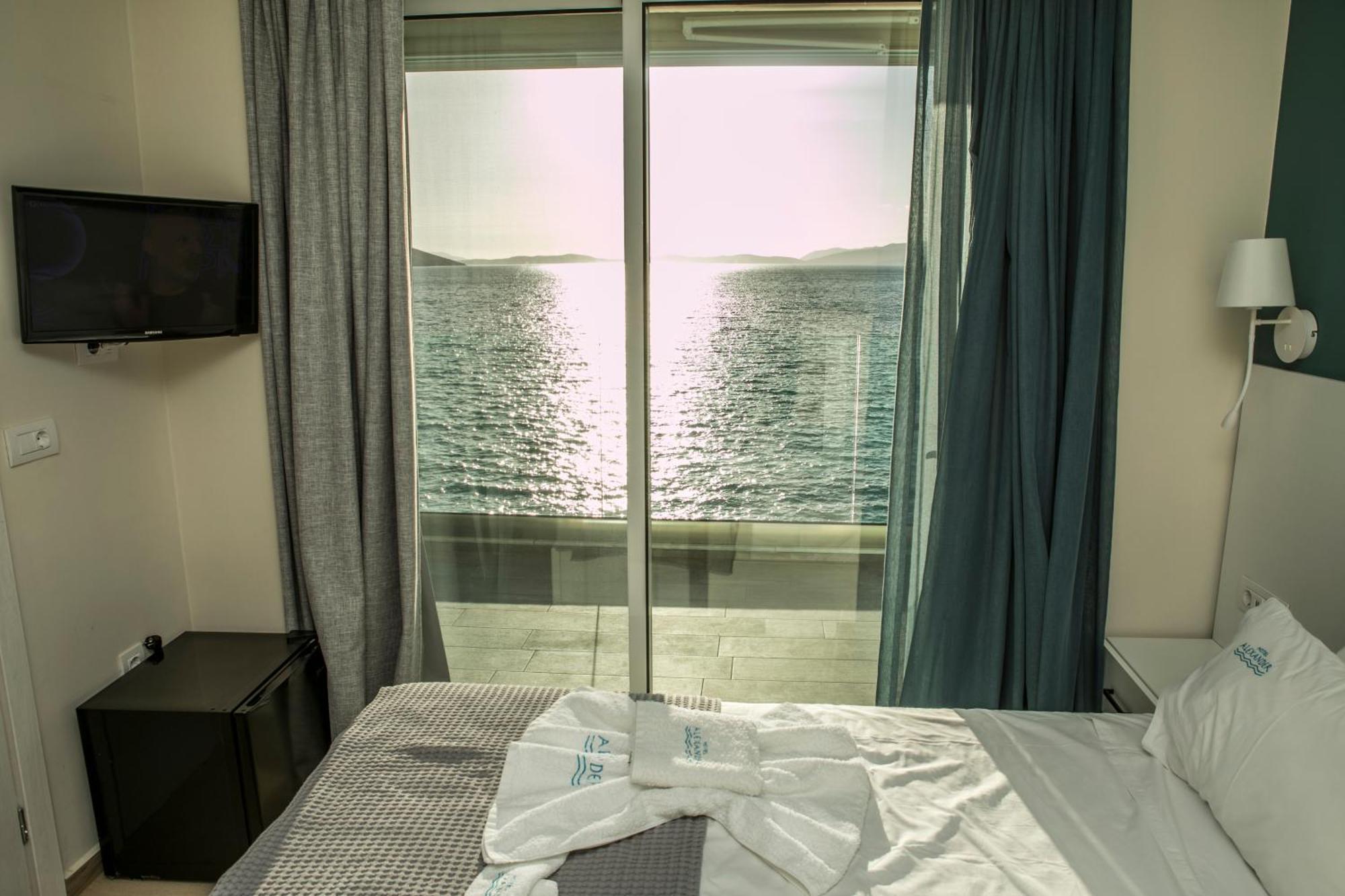 Hotel Alexander Mytikas  Bagian luar foto